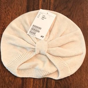 H&M 18 MONTHS THRU 2 TODDLER BEANIE CAP WITH KNOT IVORY NWT